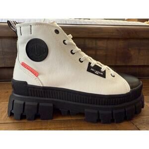 PALLADIUM Women’s Revolt Hi TX Boot In White/Black Sz 8.5 NEW
